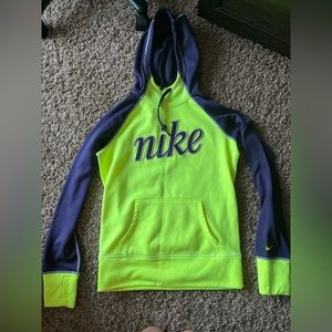 Women’s Nike sweatshirt